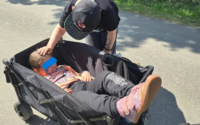 Pomohli jste sourozencům s autismem k bezpečnému prostředí, učení a komunikaci