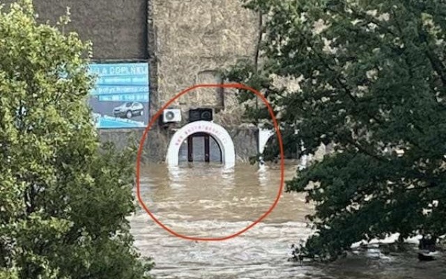 Rok a půl budoval novou pizzerii. Den před otevřením mu ji zničila povodeň.