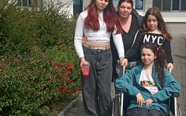 Pomozte Anetce a její rodině v boji s nádorem
