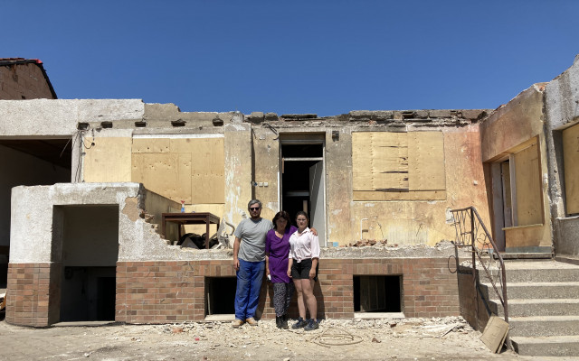 Pomoc rodině Zugárkových z Hrušek - tornádo nám zničilo domov