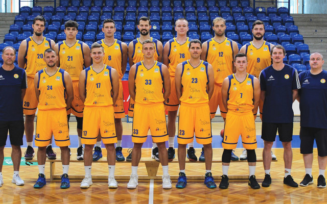 Účast na tréninku BK Opava společná fotka s celým mužstvem