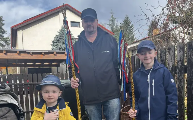 Pomoc Monice a jejím dvěma malým synům po tragickém úmrtí táty