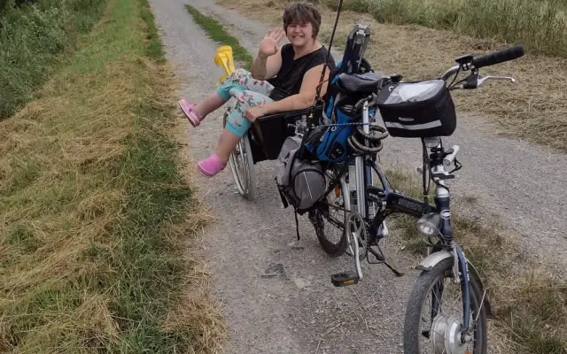 Místo vozíku elektrický skútr