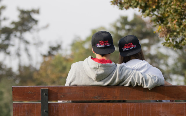 Snapback – k tomu zapalovač a pár nálepek – gangsta set
