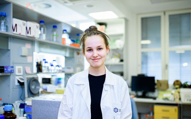 Podpořme mladou českou vědkyni Báru ve studiích na Oxfordu
