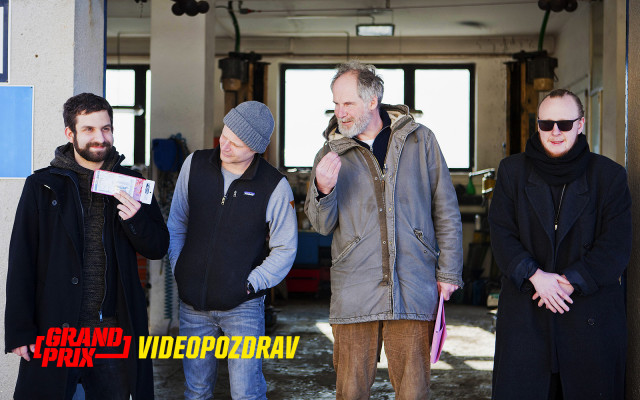 Originální videopozdrav z cesty od herců Hádka, Kozuba nebo Ferra