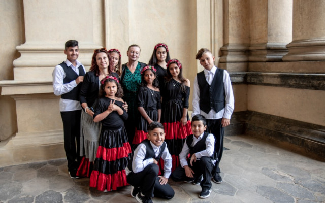 Hvězdy dětem pomáhají tanečnici Petrušce z dětského domova