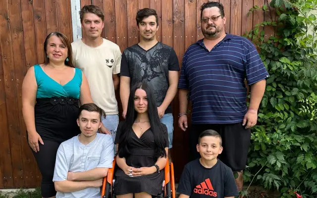 Nový vozík pro Evičku k větší samostatnosti