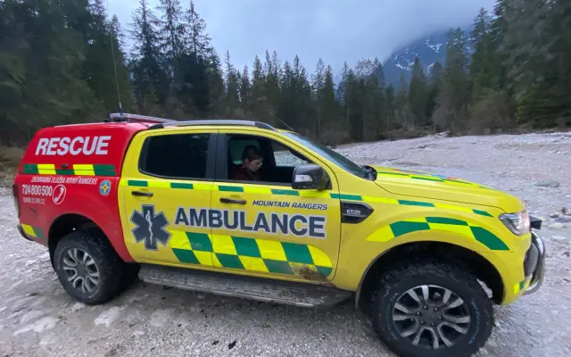 Pomozte vrátit terénní sanitku Ford Ranger do služby
