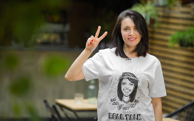 Tričko REAL TALK v Praze u kafe s Lili