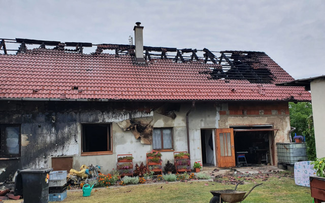 Pomoc rodině po ničivém požáru RD v Sojovicích