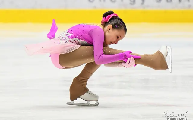 Pomozte Bellince dál tančit na ledě