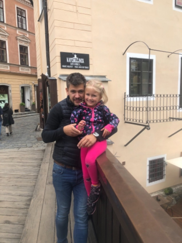 Aby Viktorka mohla dál pilovat první krůčky