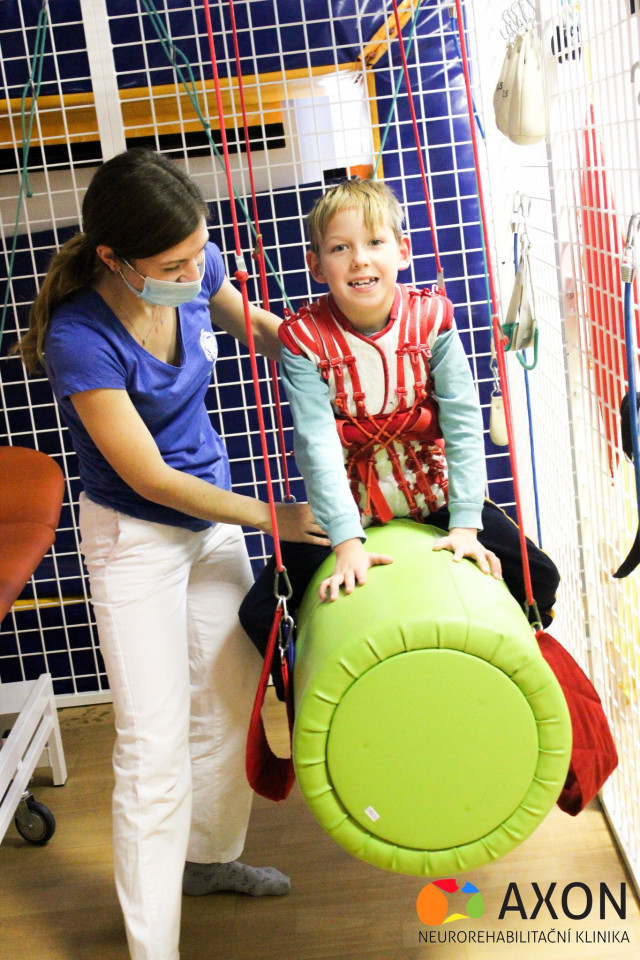 Epileptické záchvaty i bezvědomí, Davídkovi pomůžou intenzivní neurorehabilitace