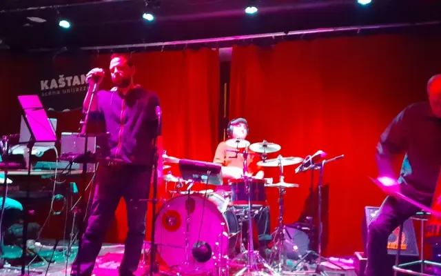osobní koncert Končinnny  na vybraném místě v České rep.