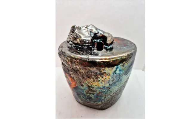 Metalická keramická kasička