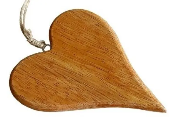 Upomínkový předmět vyrobený z přebytečných větví dubu