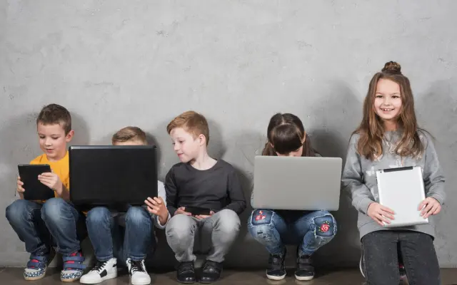 1x libovolný kurz na celý školní rok (1 lekce týdně) + jméno/logo na webu