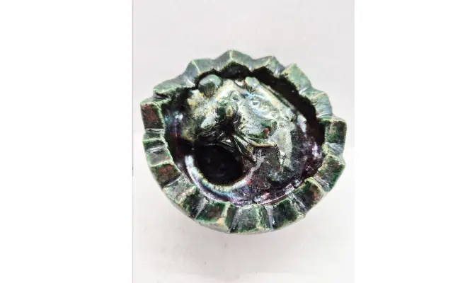 Zeleno-metalický keramický dráček