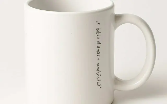 hrníček s oblíbenou replikou