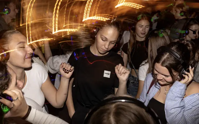 Chci silent disco!