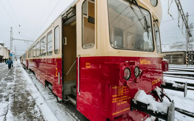 💛 Soukromá historická jízda v Moravskoslezském kraji s cateringem