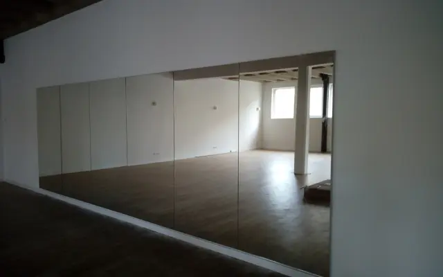 Kupte kousek zrcadla