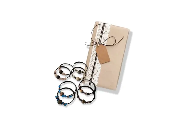 Záhadný knižní dárek s náramkem