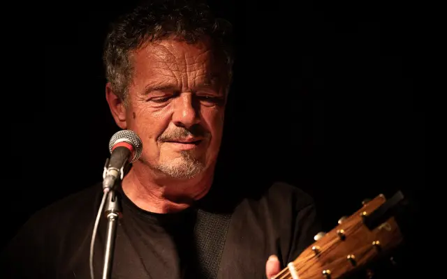 Bytový koncert Zdeňka Vřešťála