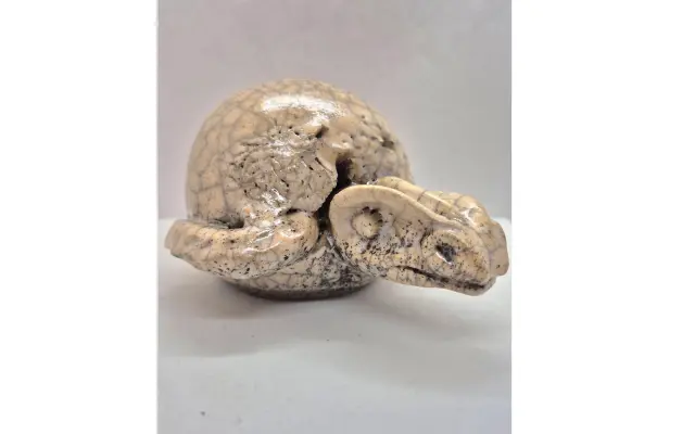 "Popraskaný" keramický drak