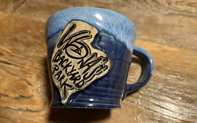 Hrnek s logem parku - modrý