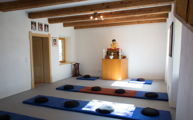 Večerní praxe se školou Kwanum Zen s úvodem do zenové meditace