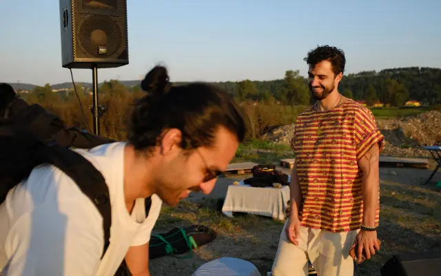 Vstup na live koncert přímo z Albánie