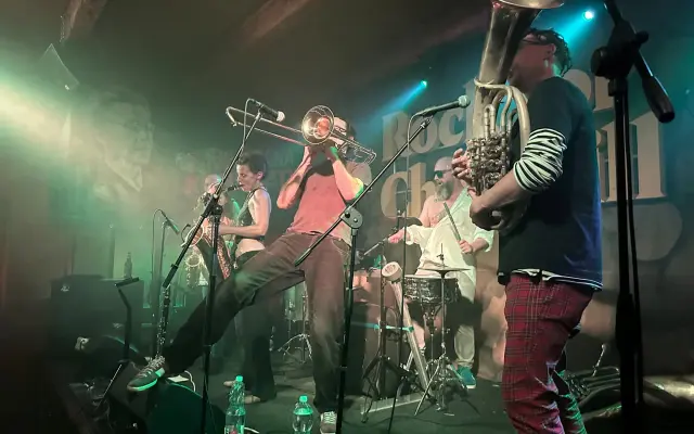 Volný vstup na jeden koncert kapely na