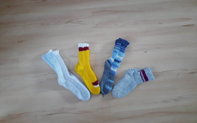 Ručně pletené chalupářské ponožky od naší babičky - limitovaná edice