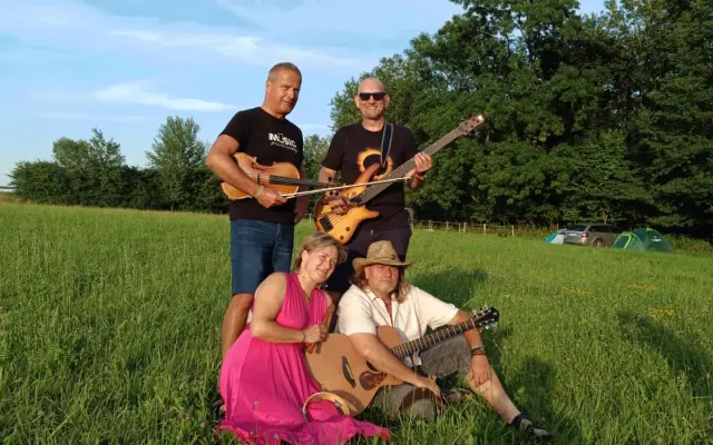 Hudební nosič - CD nebo Flash disk