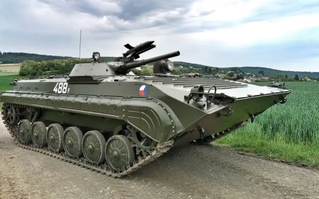 Jízda obrněným transportérem