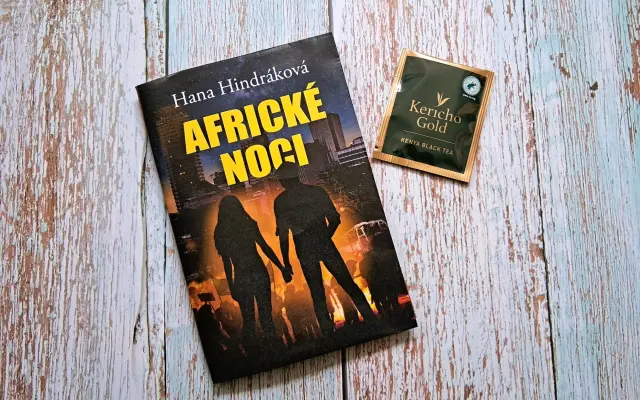 Příběh a chuť Keni: kniha s čajem