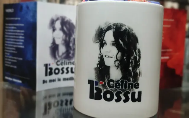 1x Hudební kafáček s albem na USB