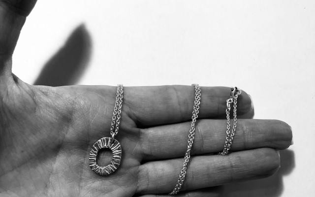 Stříbrný šperk - Amulet Ovál