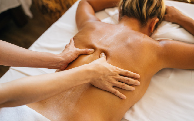 Plnohodnotná fyzioterapie nebo masáž