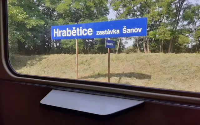 Volná jízdenka na trati z Hrušovan do Hevlína