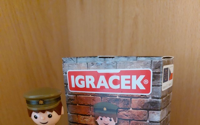 Igráček výsadkář