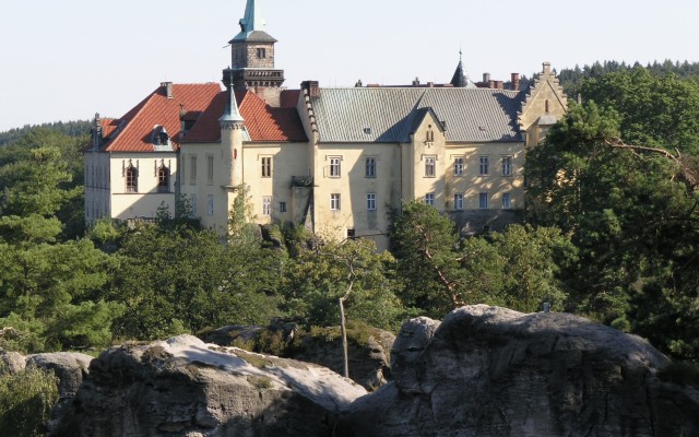 Soukromá prohlídka zámku Hrubá Skála s průvodcem