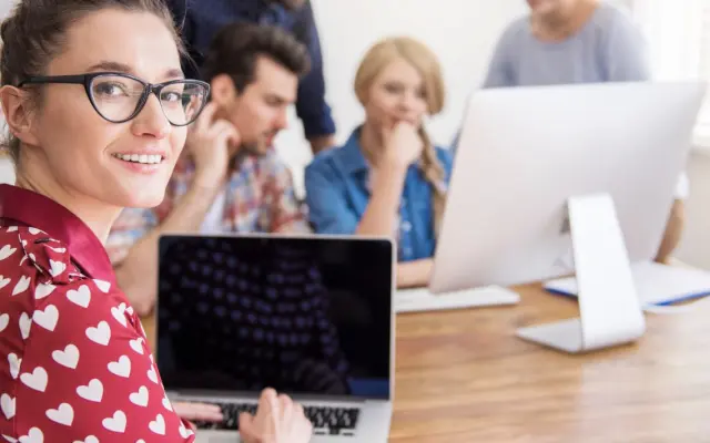 1× volný vstup na libovolný workshop po otevření + zveřejnění jména nebo loga firmy na našem webu