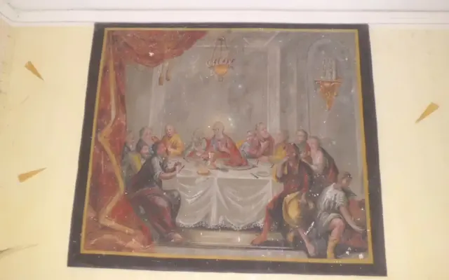 Kniha s pevnou vazbou mapující rekonstrukci fary