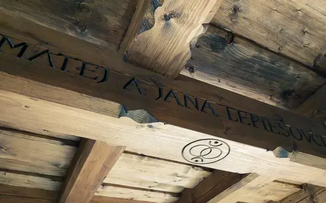 Vaše jméno na krokvi či jiném novém trámu stodoly