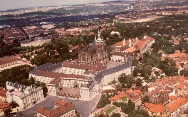 1x kniha + 1 zvětšená fotografie (dle výběru z 10-ti fotek V.Fanty publikovaných v knize)