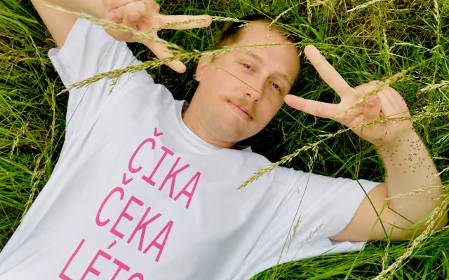 👕 780 Kč  Tričko ČIKA ČEKA LÉTO