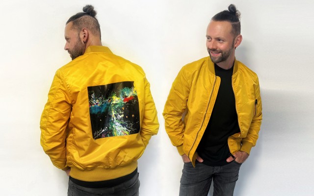 Bomber jacket s motivem titulním motivem alba "Focus" na zádech